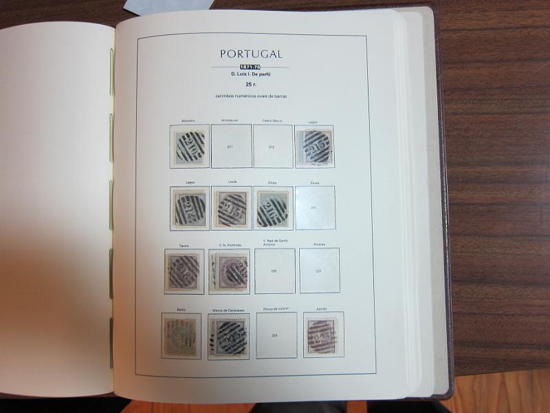 0015 (160).jpg -     Lote:    15      Marcofilia      Lotes Especiais       Descrição:      Portugal.   Colecção especializada de marcas numéricas das 1.ª e 2.ª reformas em selos de 25 reis, desde D. Maria II até D. Luís I, de frente. Lote a ver.        Lote       Valor Base:     &euro; 1.500,00     Valor Venda:     &euro; 3.000,00     
